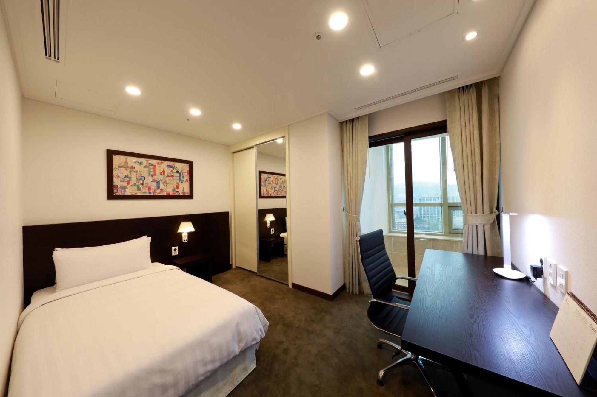 Orakai Insadong Suites Seoul Bagian luar foto