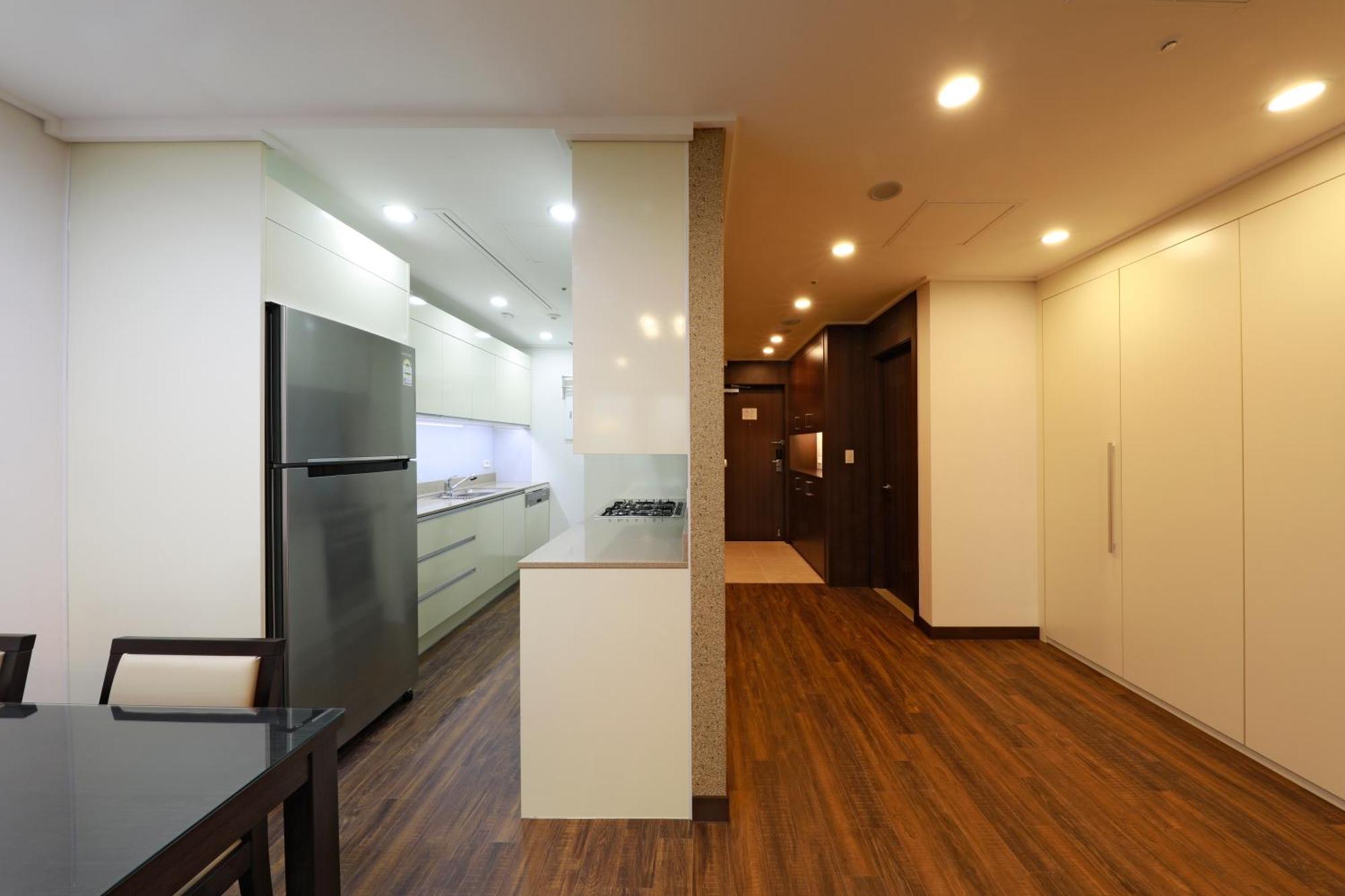 Orakai Insadong Suites Seoul Bagian luar foto