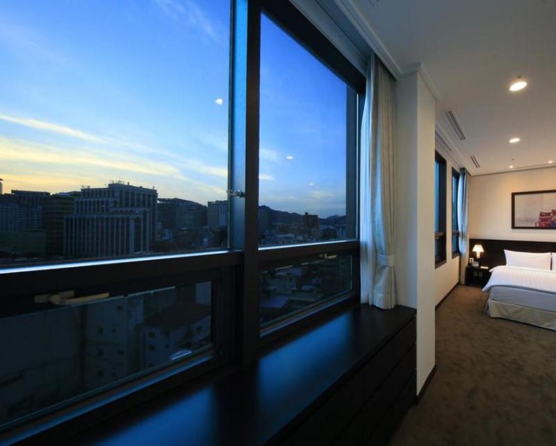 Orakai Insadong Suites Seoul Bagian luar foto